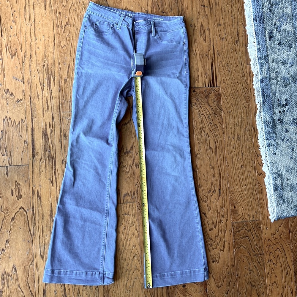 Laurie felt silky flare medium. Light wash